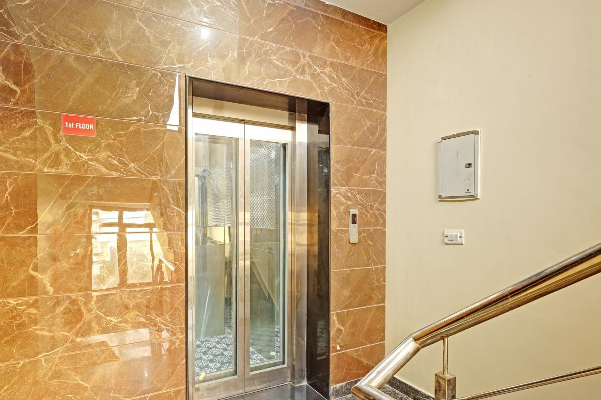 Hotel O A.K Palace 뉴델리 외부 사진